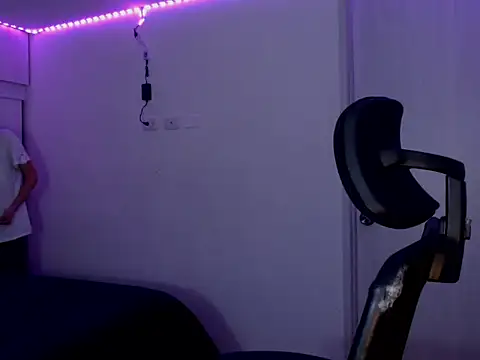 Snapshot of Juanmres chatting on February 21, 2026, 11:28 pm Juanmres online show from February 21, 2026, 11:28 pm