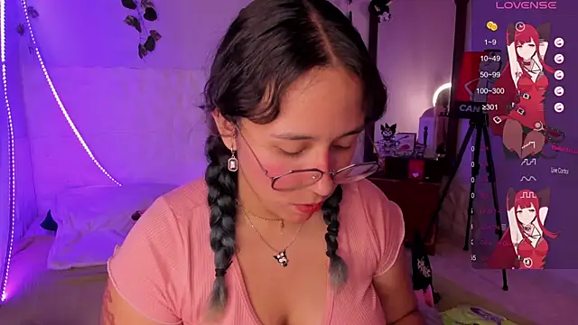 Ludovica6669 online show from February 28, 2025, 11:45 pm