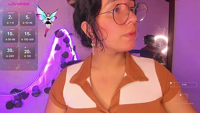 Ludovica6669 online show from November 16, 2025, 9:31 pm