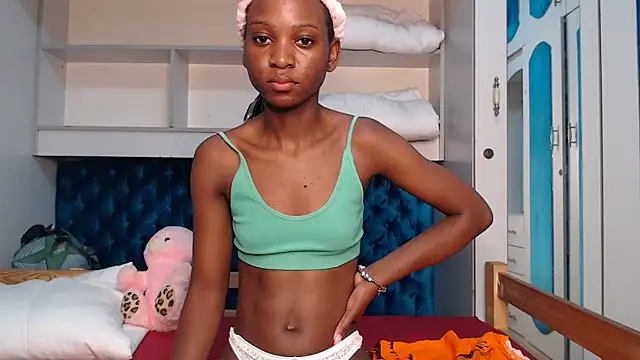 YoungDiva69 online show from February 4, 2026, 8:42 am