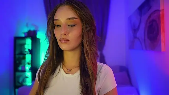 Clara Nia online show from November 1, 2025, 7:49 pm