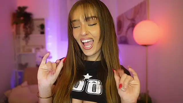 Clara Nia online show from February 20, 2026, 7:14 pm