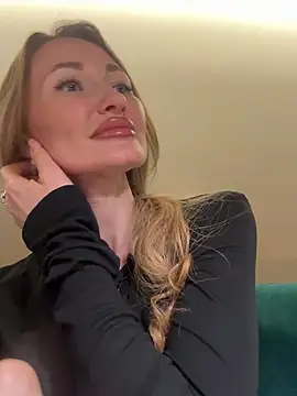 Snapshot of Sweet_Pussy2024 chatting on February 15, 2025, 6:33 pm Sweet Pussy2024 online show from February 15, 2025, 6:33 pm