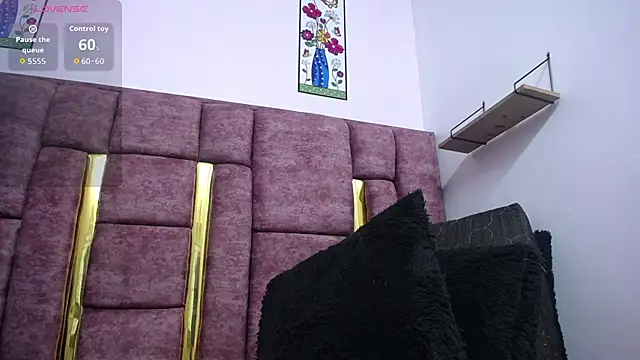 VICTORIAHANK  online show from January 13, 2026, 6:57 pm