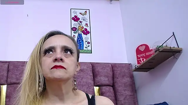 VICTORIAHANK  online show from March 27, 2026, 7:35 pm