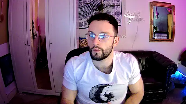 Snapshot of Kleinerabstecher chatting on February 13, 2025, 7:42 pm Kleinerabstecher online show from February 13, 2025, 7:42 pm