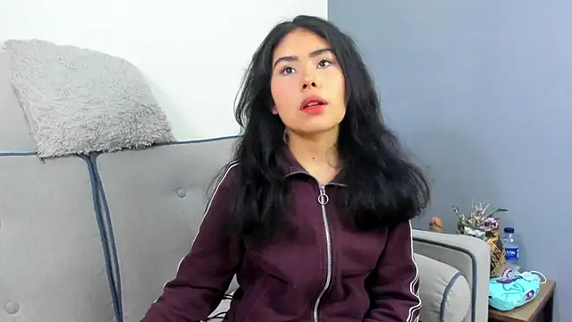 Snapshot of Alice_evans_lov chatting on January 13, 2026, 1:05 pm Alice evans lov online show from January 13, 2026, 1:05 pm