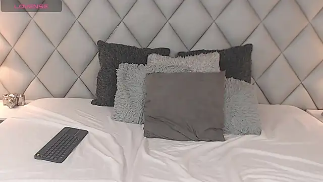 Snapshot of LalyCastro chatting on February 17, 2025, 7:42 pm LalyCastro online show from February 17, 2025, 7:42 pm