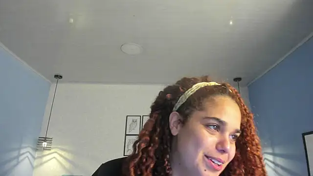Snapshot of ninna_curly chatting on April 22, 2026, 3:31 am ninna curly online show from April 22, 2026, 3:31 am