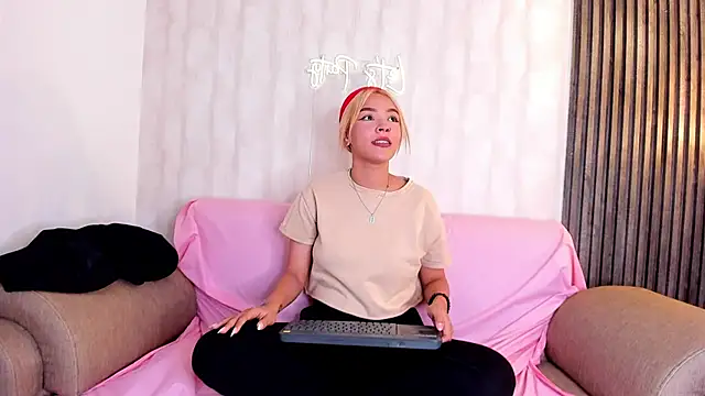 Snapshot of asami_kimi chatting on February 3, 2025, 7:10 pm asami kimi online show from February 3, 2025, 7:10 pm