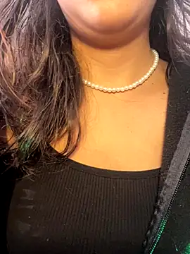 Snapshot of LiLy_kIndly chatting on December 19, 2025, 8:05 pm LiLy kIndly online show from December 19, 2025, 8:05 pm