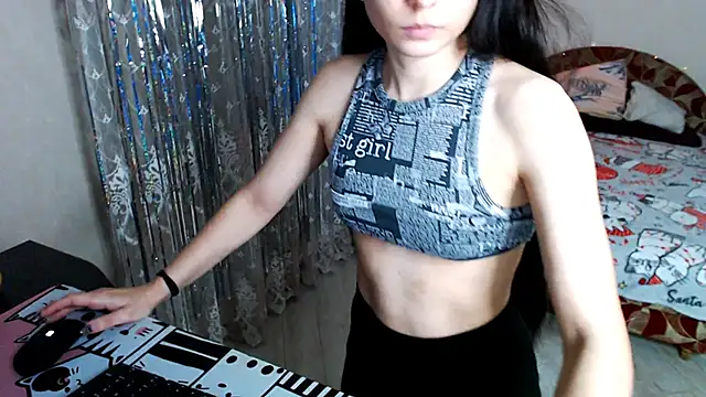 Snapshot of Kriss_brunette_5 chatting on January 15, 2026, 4:00 pm Kriss brunette 5 online show from January 15, 2026, 4:00 pm