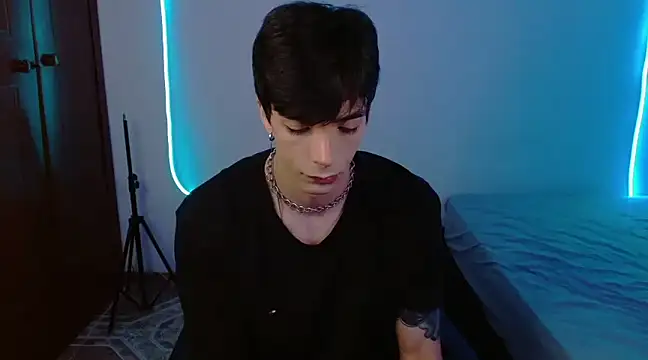 H3ll B0I online show from February 27, 2025, 3:04 am