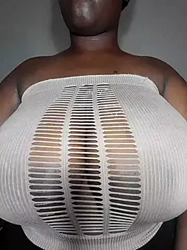 Snapshot of owamiee chatting on February 13, 2025, 10:43 pm owamiee online show from February 13, 2025, 10:43 pm