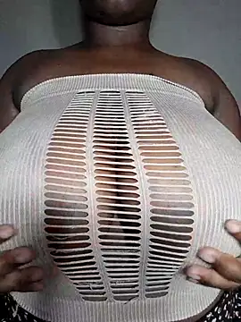 Snapshot of owamiee chatting on February 16, 2025, 6:21 pm owamiee online show from February 16, 2025, 6:21 pm