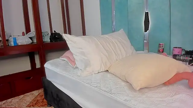 Annita001 online show from December 2, 2025, 7:42 pm