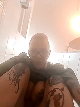 Astrid-Gilbert online show from February 3, 2025, 12:04 am