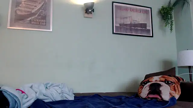 Astrid-Gilbert online show from February 15, 2025, 1:27 pm