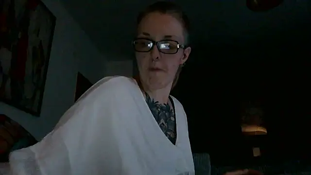 Astrid-Gilbert online show from December 20, 2025, 2:57 pm