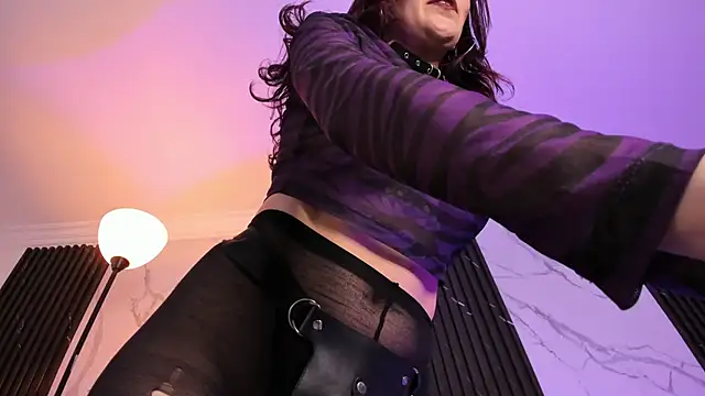 SadieManson  online show from February 11, 2025, 8:31 pm