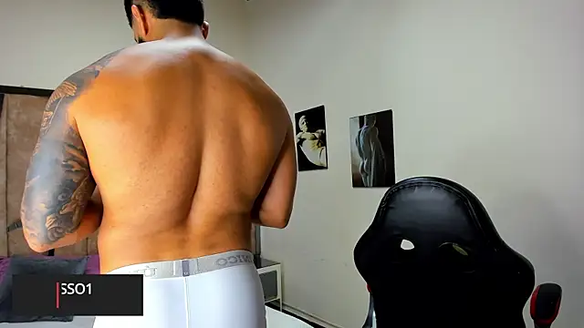 Snapshot of LeandroRusso chatting on March 13, 2025, 4:05 am LeandroRusso online show from March 13, 2025, 4:05 am