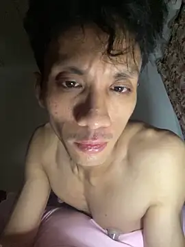 Snapshot of TheoMade chatting on January 13, 2025, 8:04 pm TheoMade online show from January 13, 2025, 8:04 pm