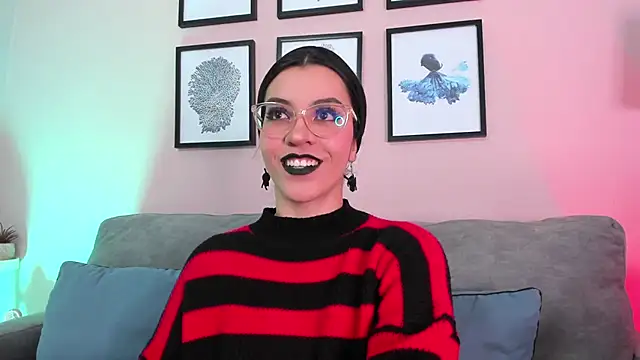 nina  dixon online show from January 7, 2026, 10:45 pm