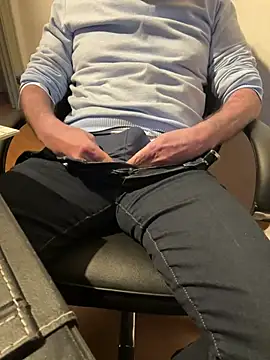 Snapshot of vincent1522 chatting on January 29, 2025, 6:39 pm vincent1522 online show from January 29, 2025, 6:39 pm