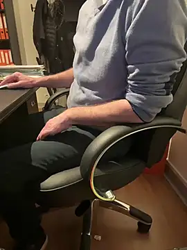 Snapshot of vincent1522 chatting on February 11, 2025, 7:27 pm vincent1522 online show from February 11, 2025, 7:27 pm