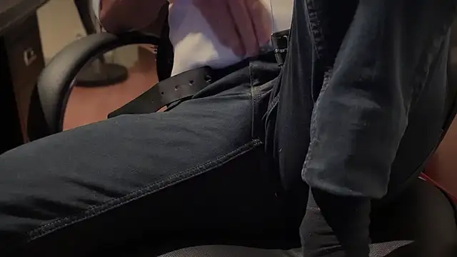 Snapshot of vincent1522 chatting on February 12, 2025, 6:19 pm vincent1522 online show from February 12, 2025, 6:19 pm