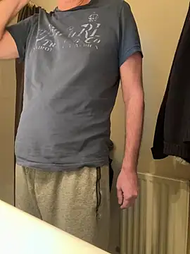 Snapshot of vincent1522 chatting on February 15, 2025, 1:49 pm vincent1522 online show from February 15, 2025, 1:49 pm