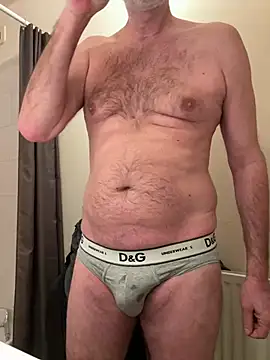 Snapshot of vincent1522 chatting on March 15, 2025, 10:57 am vincent1522 online show from March 15, 2025, 10:57 am