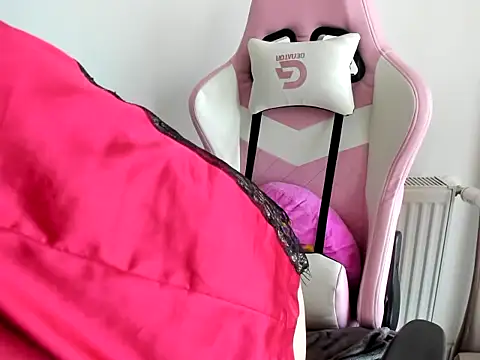 Snapshot of LadyLyanna chatting on February 10, 2025, 7:58 am LadyLyanna online show from February 10, 2025, 7:58 am