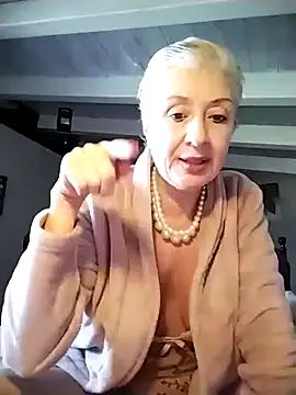 divinaerotica online show from February 17, 2026, 2:13 pm