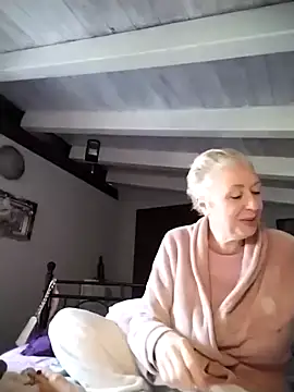 divinaerotica online show from February 25, 2026, 3:21 pm