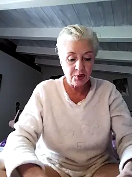 divinaerotica online show from April 1, 2026, 1:34 pm