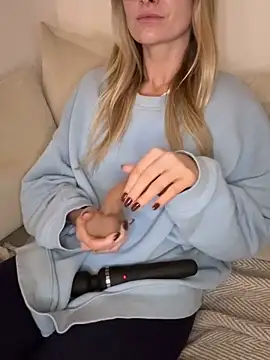 Phoebe Lily online show from November 16, 2025, 9:53 pm