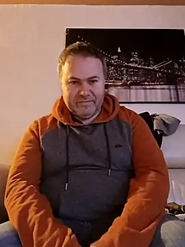 Snapshot of Pourleplasirs chatting on February 18, 2025, 10:36 pm Pourleplasirs online show from February 18, 2025, 10:36 pm