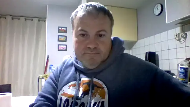 Pourleplasirs online show from November 14, 2025, 10:40 pm