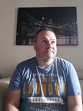 Pourleplasirs online show from November 17, 2025, 2:01 pm