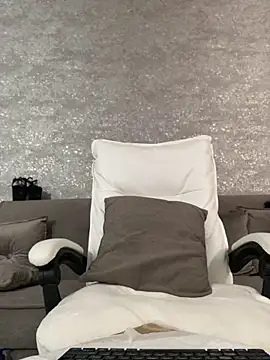 LillySquirtShot online show from April 7, 2026, 11:15 pm