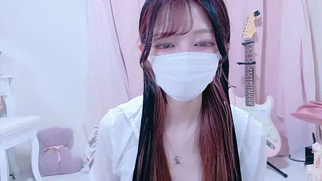 Snapshot of Megu-mimi chatting on October 11, 2025, 8:57 am Megu-mimi online show from October 11, 2025, 8:57 am