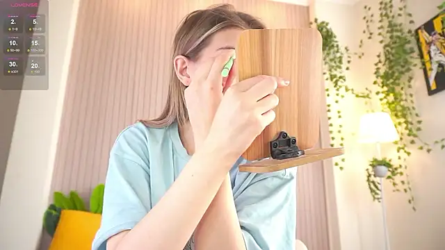 Snapshot of heartseduction chatting on March 4, 2026, 8:31 am heartseduction online show from March 4, 2026, 8:31 am