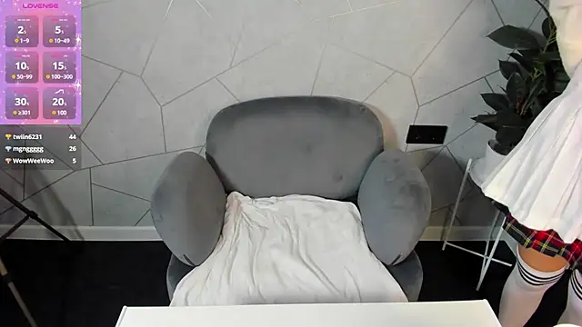 Alisa Suun online show from February 2, 2025, 9:40 am