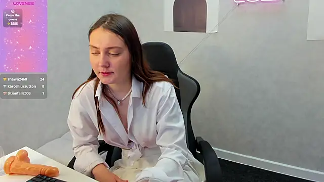 Alisa Suun online show from March 2, 2025, 9:53 am