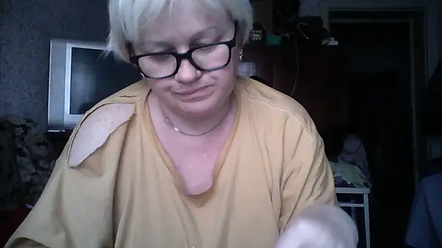 Snapshot of Mayya4321 chatting on April 1, 2026, 11:22 am Mayya4321 online show from April 1, 2026, 11:22 am