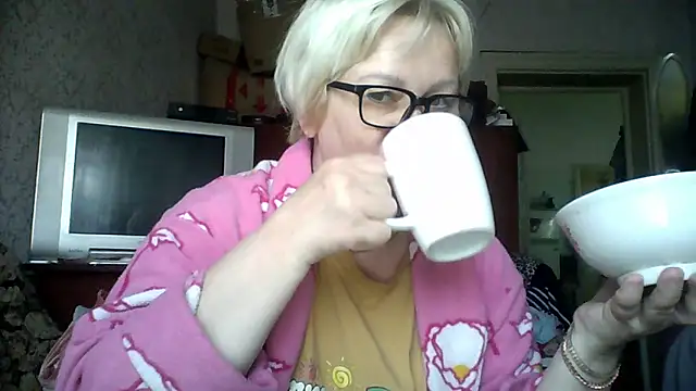 Snapshot of Mayya4321 chatting on April 5, 2026, 6:43 am Mayya4321 online show from April 5, 2026, 6:43 am