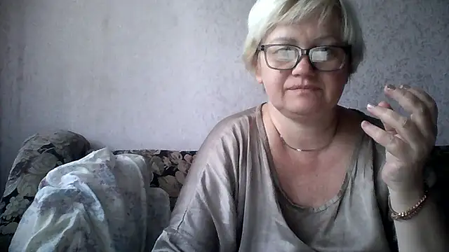 Snapshot of Mayya4321 chatting on April 18, 2026, 7:01 am Mayya4321 online show from April 18, 2026, 7:01 am