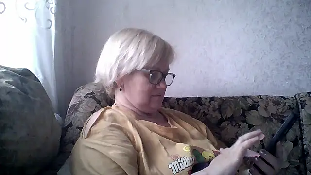 Snapshot of Mayya4321 chatting on May 13, 2026, 10:01 am Mayya4321 online show from May 13, 2026, 10:01 am