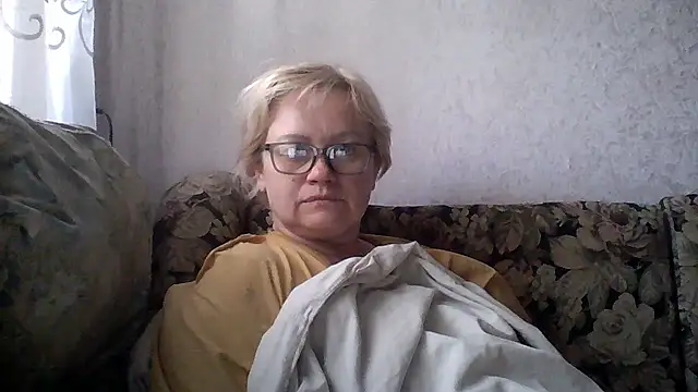 Snapshot of Mayya4321 chatting on May 17, 2026, 7:28 am Mayya4321 online show from May 17, 2026, 7:28 am
